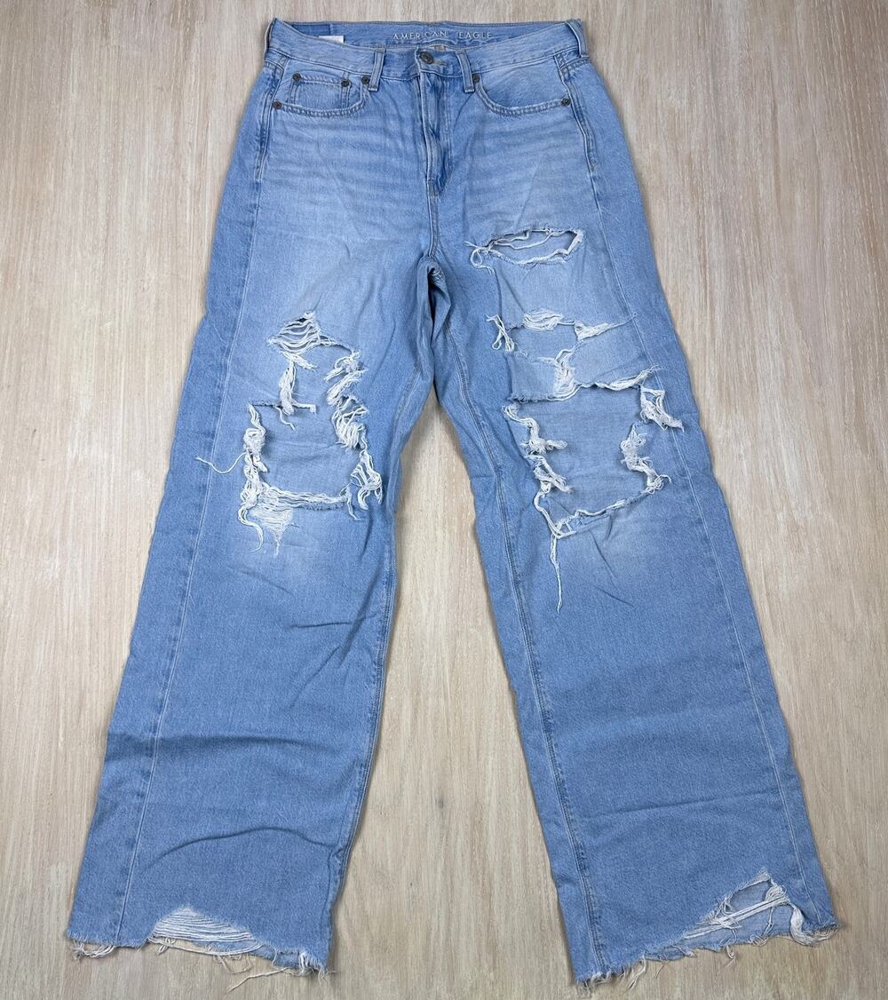 American Eagle Skater Jean Light Wash Denim Distressed Blowout Destroyed Jeans 4